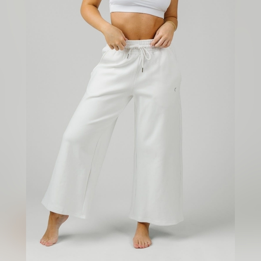 ZYIA White Retreat Wide Leg Joggers 26"